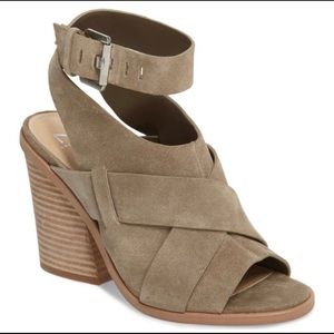 EUC Marc Fisher suede tan Valen sandal